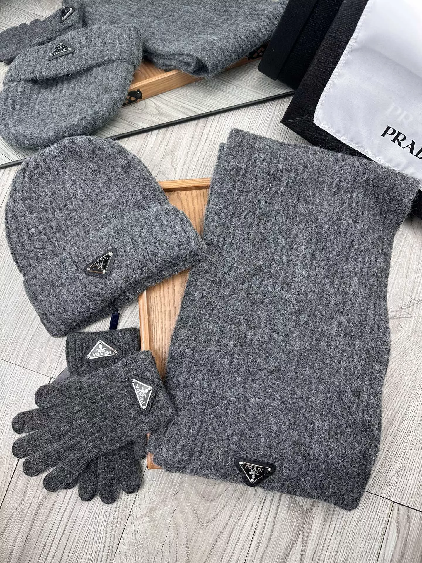 prada hat and echapres and glove set s_127aa42